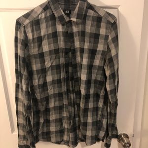 H&M Button down b/w/gray good condition.
